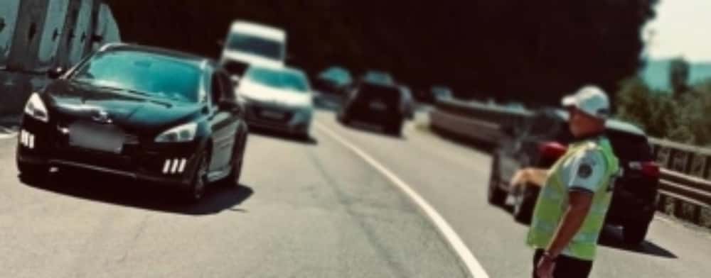 Polițiștii rutieri, la datorie pe DN1. Cum se circulă duminică la prânz