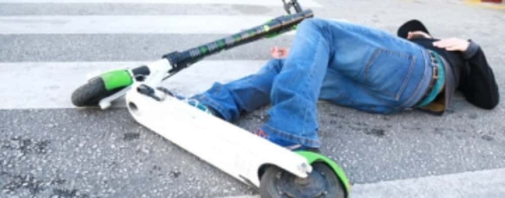 Accident rutier în Câmpina: minor pe trotinetă electrică, lovit de un autoturism condus de un tânăr de 21 de ani