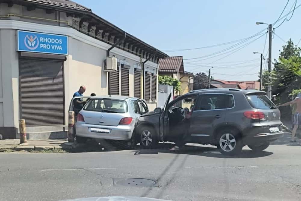 Accident la intersecția Găgeni - Radu de la Afumați. Două femei rănite