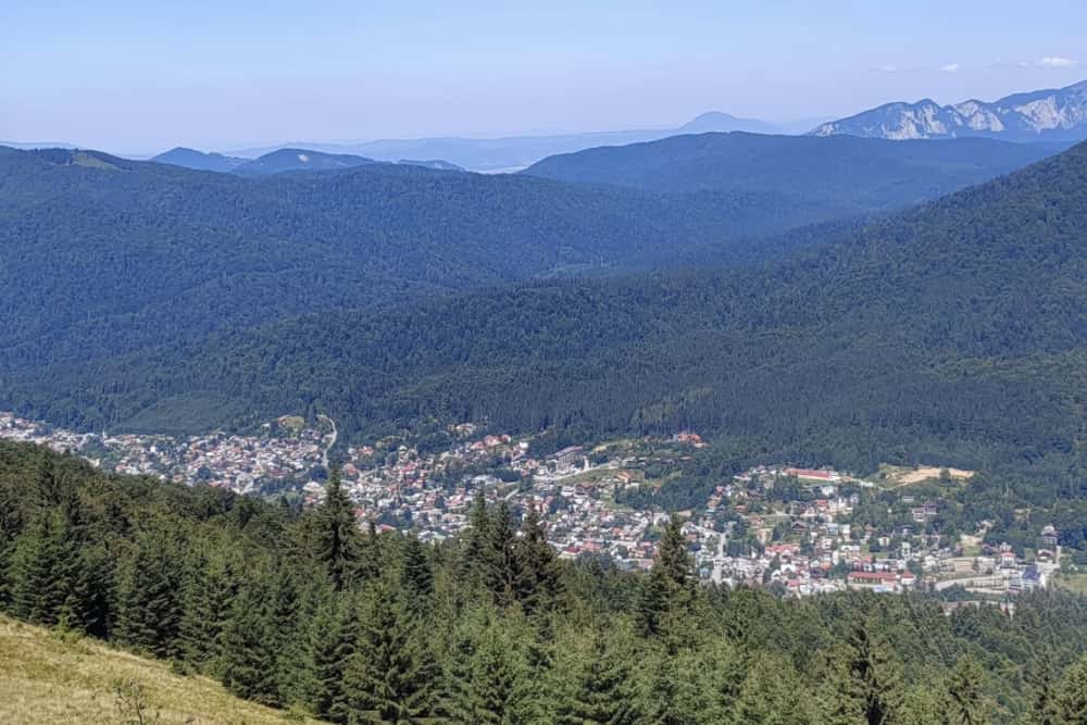 Azuga – orașul-stațiune prins între trecut și prezent