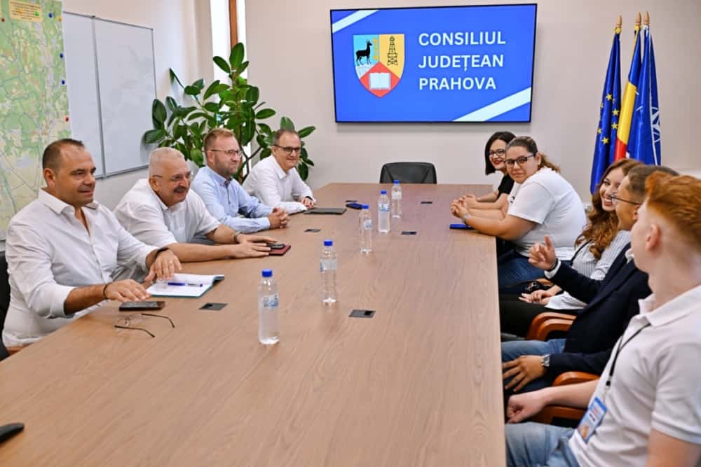 Tinerii prahoveni, implicați în viața comunității! Virgiliu Nanu: ”Cheia unui viitor mai bun pentru Prahova!”