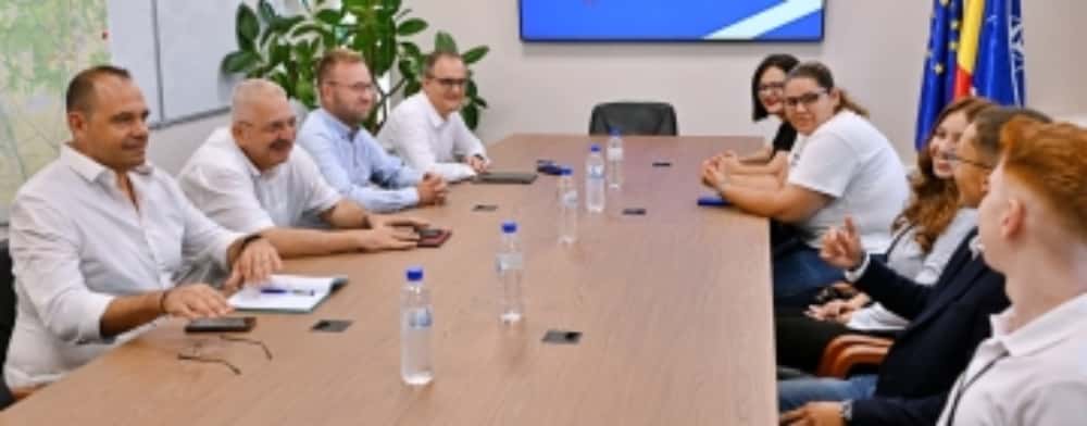 Tinerii prahoveni, implicați în viața comunității! Virgiliu Nanu: ”Cheia unui viitor mai bun pentru Prahova!”