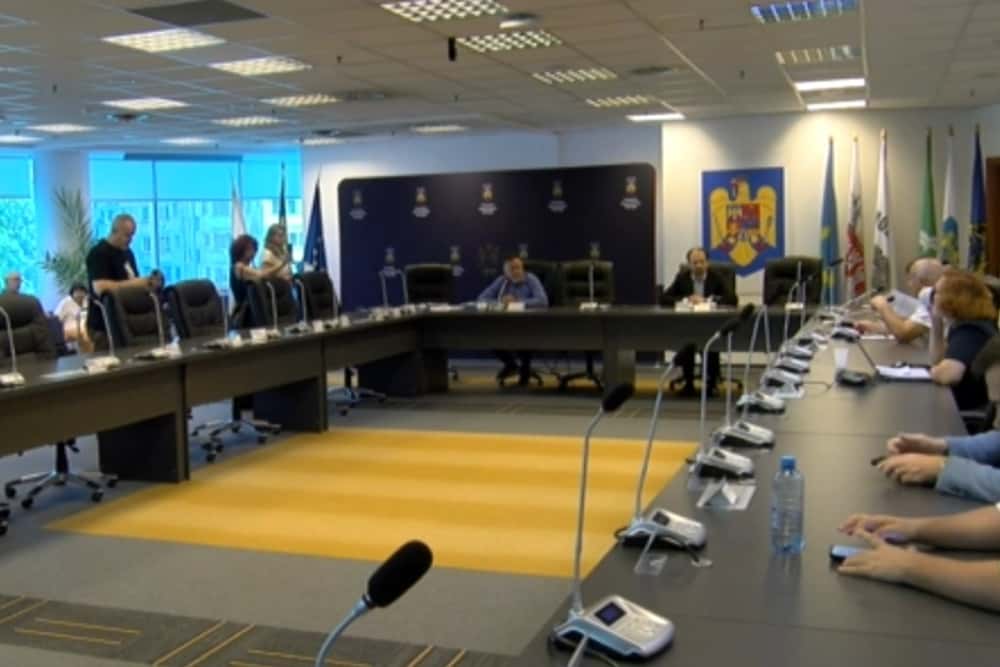 Meciul de etapă dintre Consiliul Local Ploiești și primarul Mihai Polițeanu s-a terminat cu scorul de 1 – 0