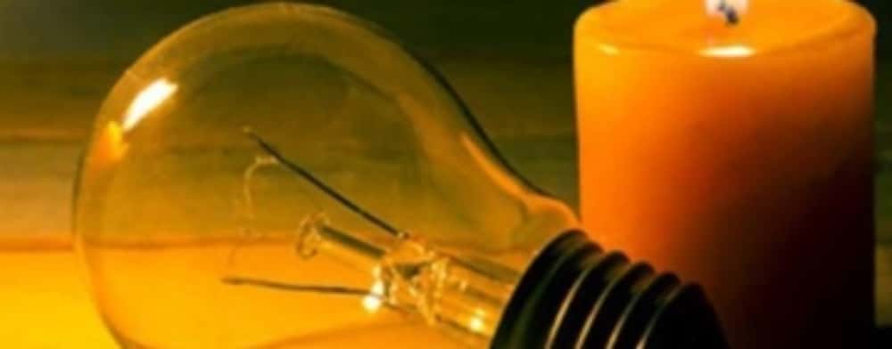 Peste 25.000 de gospodării au rămas în beznă în Prahova, după vijeliile puternice