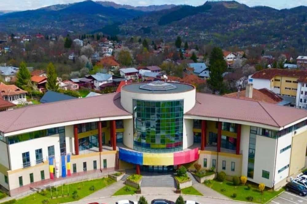 Licitația pentru modernizarea Pieței Centrale din Breaza, din nou blocată în contestații și erori administrative