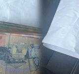 O femeie din Plopeni a predat poliției 7.000 de lei găsiți pe stradă
