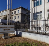 Femeie bătută în stradă și lovită cu mașina, în comuna Baba Ana