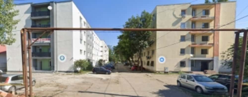 Consilierii locali au respins propunerea primarului Polițeanu de achiziționare a unui bloc de peste 3 milioane de euro, pentru locuințe sociale. Imobilul se află în zona Teleajen