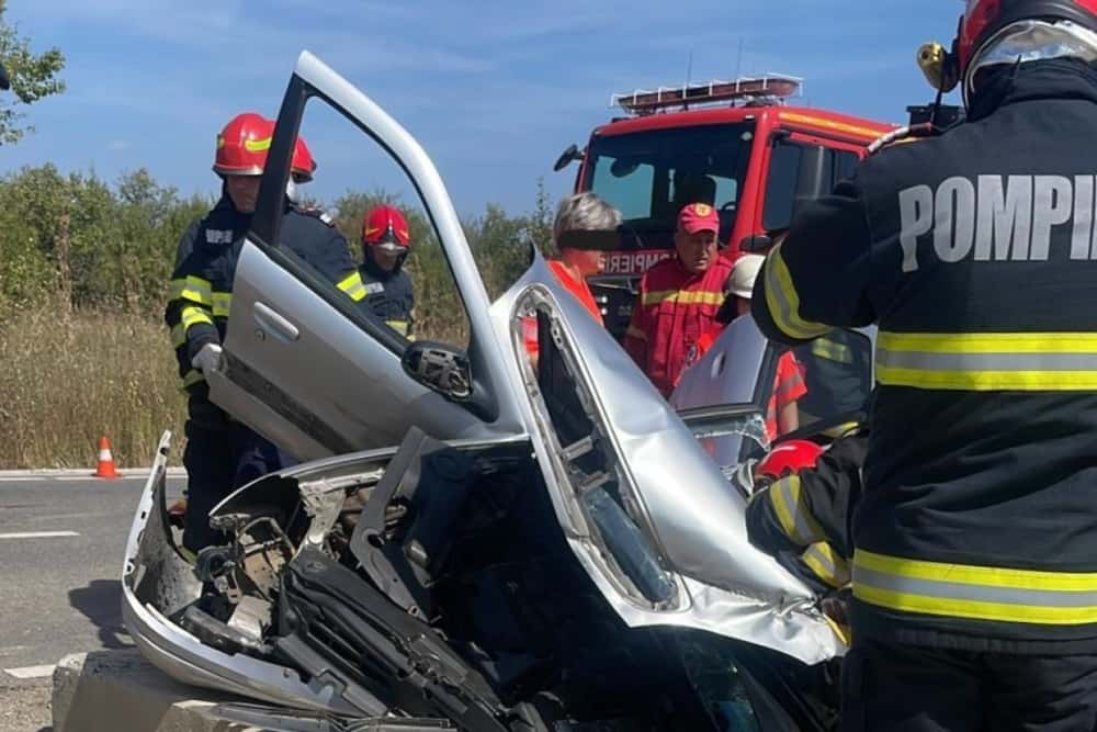 IPJ Prahova: Cum s-a produs accidentul în care trei femei au rămas încarcerate în autoturismul răsturnat, lângă Filipeștii de Pădure