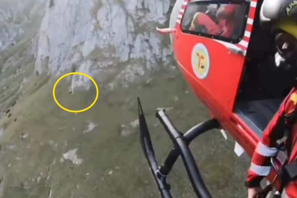 Doi tineri blocați în Bucegi, salvați cu elicopterul. Cine ar trebui să plătească intervențiile?