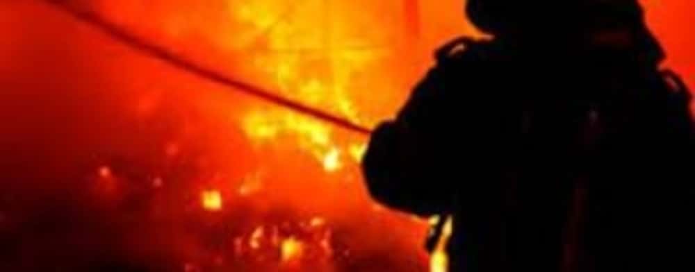Incendiu la un depozit de mase plastice din Băicoi