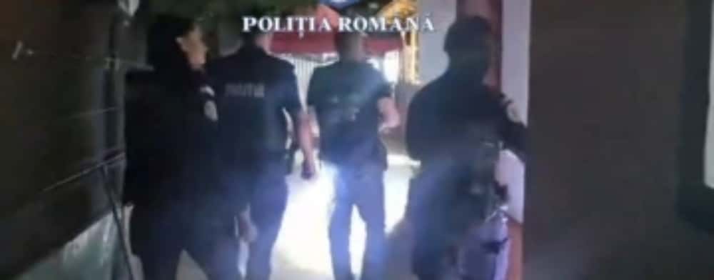 Hoți din magazine, ”călcați” de polițiștii ploieșteni