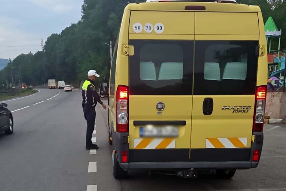 Microbuzele școlare, la control! Polițiștii rutieri fac verificări în tot județul Prahova