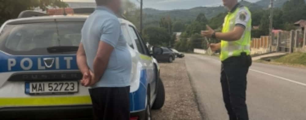 Peste 1200 de pietoni și bicicliști sancționați de polițiștii prahoveni în luna august