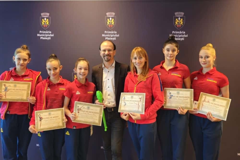 Vicecampioanele naționale la gimnastică ritmică, premiate cu SUMA TOTALĂ de 6.200 lei de Primăria Ploiești!