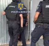 Percheziții la persoane bănuite de braconaj cinegetic, în Prahova și Buzău