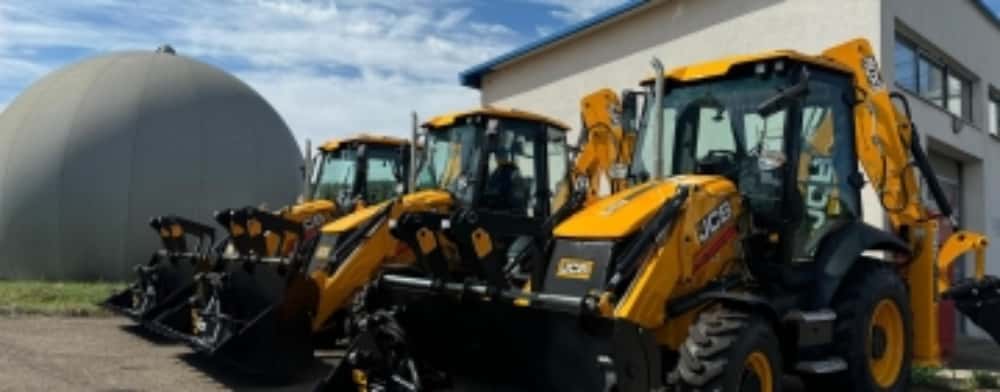HIDRO PRAHOVA S.A. își modernizează parcul auto prin achiziția a trei buldoexcavatoare pentru centrele de lucru Vălenii de Munte, Câmpina și Sinaia