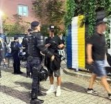 Incidente la meciul Petrolul – Dinamo: suporteri prinși cu torțe, artificii și substanțe interzise