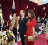 Primarul Polițeanu a spus ”DA!” în fața ofițerului stării civile. S-a căsătorit cu Elena, iubita sa