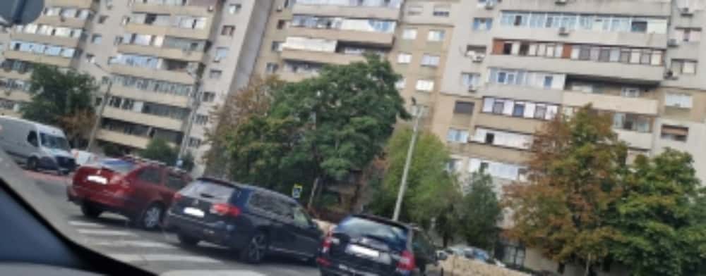 Ploiești/ Șoferi amendați în Bariera București pentru oprire neregulamentară