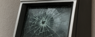 Scene de vandalism la Mizil: un bărbat de 35 de ani, reținut după ce a distrus un aparat de păcănele și un televizor