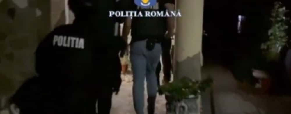Percheziții în Păulești într-un dosar de furt calificat. Un tânăr de 24 de ani, bănuit de 12 fapte