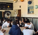 Polițiștii aduc prevenția în școli. Debutul proiectului „Scoate violența școlară din anonimat!” la Băicoi