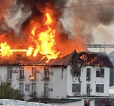Două tinere au murit în incendiul care a cuprins hotelul din Tătărani