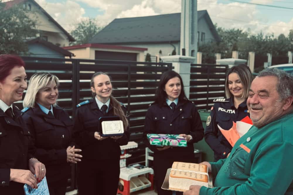 „Domnul Trandafir” de la Seciu, sărbătorit la 70 de ani. Cinci decenii dedicate educației și omeniei