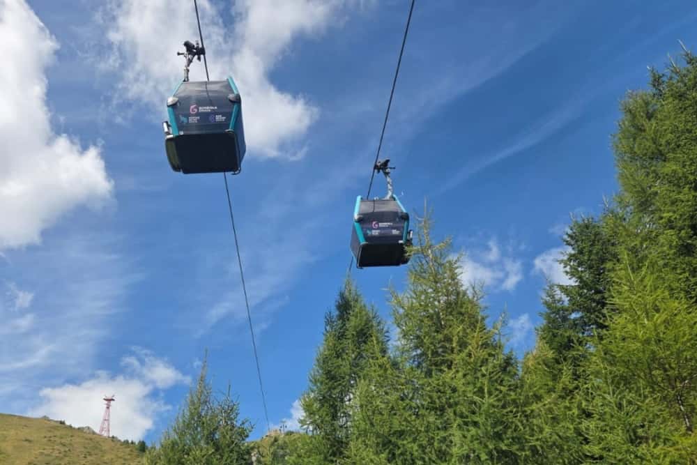 Lucrări ample la instalațiile de transport pe cablu din Sinaia. Se pregătește și lansarea celei mai lungi sănii alpine ”de vară” din România