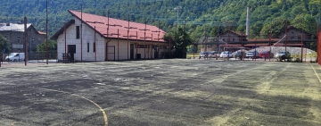 Azuga | Un teren de sport degradat ar putea fi reabilitat cu fonduri europene