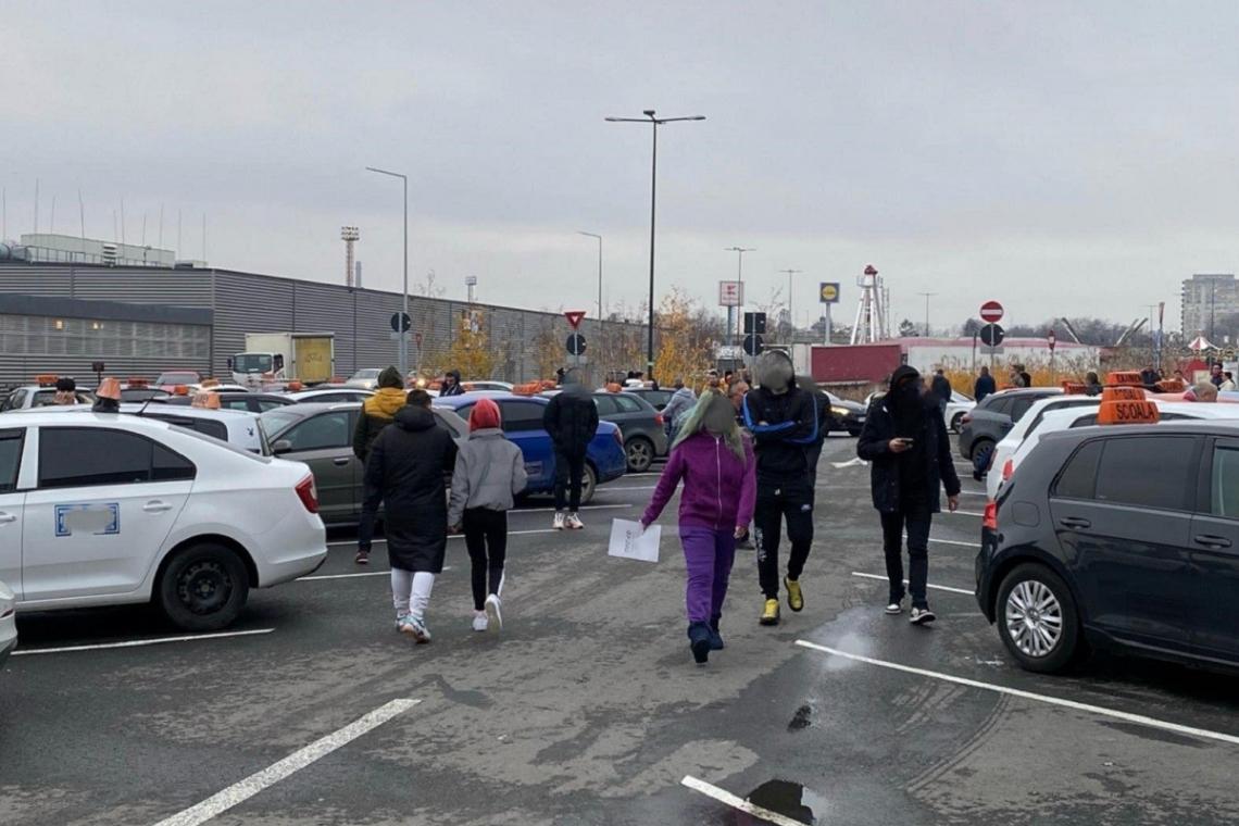 Ploiești | Instructor rănit în parcarea Prahova Value Center, în timpul unui examen pentru permisul auto