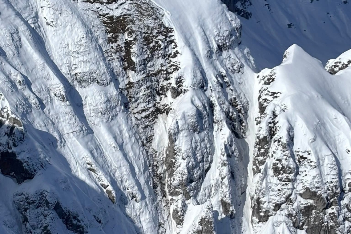 Pericol de avalanșe la altitudini de peste 2000 de metri