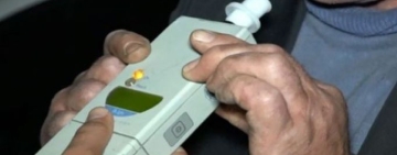 Șofer prins beat criță la volan, cu o alcoolemie de 1,38 mg/l în aerul expirat, în Poiana Vărbilău