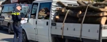 Razie de amploare a polițiștilor în Florești, Filipeștii de Pădure și de Târg și Măgureni. La acțiune participă mascați și câini de urmă