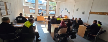 Polițiștii locali ploieșteni, învățați cum să vorbească frumos cu cetățenii!