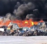 Incendiu de proporții în Ariceștii Rahtivani, cu degajări imense de fum