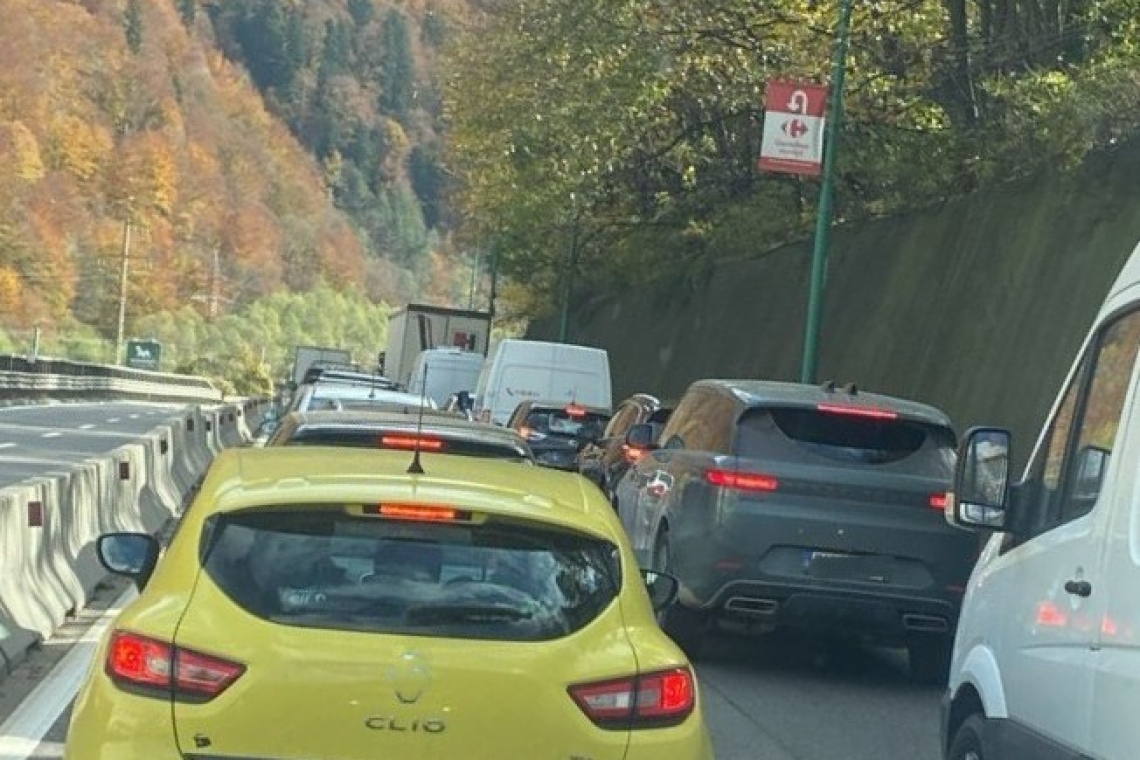 Polițiștii prahoveni, mobilizați pe Valea Prahovei la debutul vacanței elevilor