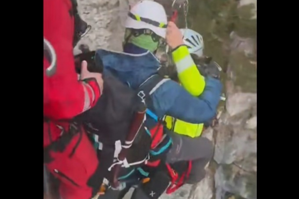 Misiune contracronometru în Bucegi: un turist de 64 de ani, recuperat de salvamontiștii prahoveni de pe un traseu extrem