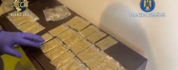 Bărbat din Prahova, arestat pentru trafic de droguri de mare risc. Percheziții în Ploiești și Mizil