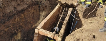 Cine sunt muncitorii care au murit îngropați de vii, în timp ce săpau un șanț, la Gherghița