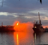 Situația rămâne critică în județul Tulcea, la granița cu Ucraina, din cauza navei cu GPL care a luat foc