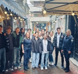 Tinerii din Ploiești, față în față cu polițiștii, la o cafea: discuții deschise despre siguranță, violență și responsabilitate