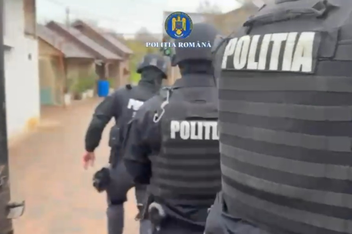 Descinderi la traficanți de artificii periculoase: percheziții în Prahova și Ilfov