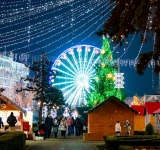 Controale ISU Prahova la Târgul de Crăciun din Ploiești | Nereguli la cablurile electrice de la căsuțe și roata panoramică!