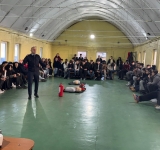 Elevii Colegiului Economic „Virgil Madgearu” din Ploiești au învățat cum să salveze vieți de la specialiștii și voluntarii SMURD Prahova