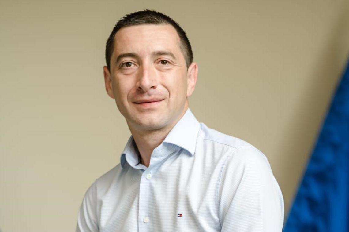 Primarul Novac de la Breaza, convertit de la USR la PNL, stârnește revoltă în rândul liberalilor prahoveni! Cum lupu-și schimbă părul, dar năravul – ba!