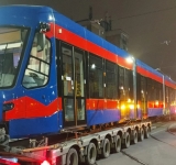 Oradea primește tramvaie noi bidirecționale prin PNRR, primarul Ploieștiului caută finanțare la bănci!