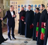 Primii colindători ai sărbătorilor - Corala „Ștefanache Popescu” din Vălenii de Munte - primiți la Consiliul Județean