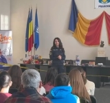 Lecție de siguranță despre articolele pirotehnice, pentru elevii din Prahova